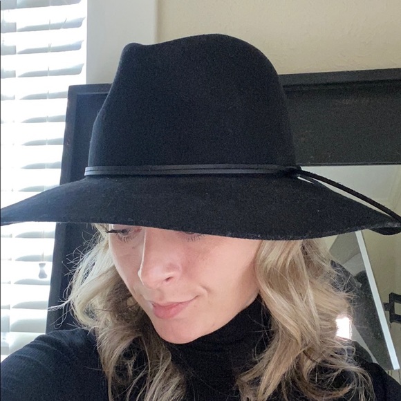 Wide Brim Wool and Leather Hat - Picture 3 of 4